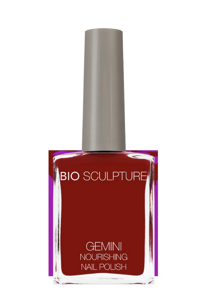 Bio Sculpture lak na nehty řady GEMINI - barva Royal Red, 490 Kč
Bio Sculpture laky řady GEMINI díky extraktům z Aloe Vera, citrónu a zázvoru podporují odolnost a hydrataci nehtů. Vitamíny A, B5, C, E a F zase stimulují produkci nehtového keratinu, který je základem pro pevné nehty. Laky jsou rychleschnoucí, dlouho-držící a obsahují UV filter, který zajišťuje stálost a jas barvy. Neobsahují Styren a jsou 100% veganské.
Bio Sculpture lak na nehty řady GEMINI - barva Royal Red, 490 Kč
Bio Sculpture laky řady GEMINI díky extraktům z Aloe Vera, citrónu a zázvoru podporují odolnost a hydrataci nehtů. Vitamíny A, B5, C, E a F zase stimulují produkci nehtového keratinu, který je základem pro pevné nehty. Laky jsou rychleschnoucí, dlouho-držící a obsahují UV filter, který zajišťuje stálost a jas barvy. Neobsahují Styren a jsou 100% veganské.