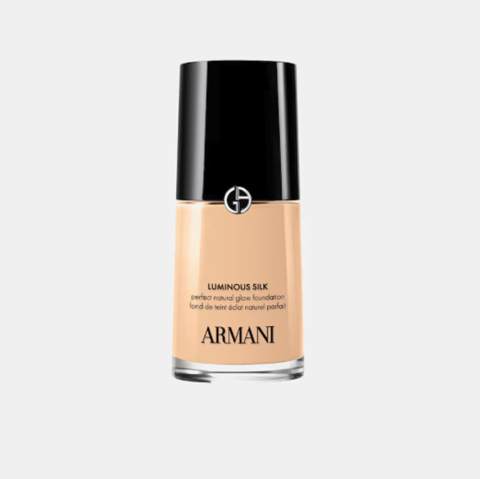 Make.-up Luminous Silk Giorgio Armani, 1 999 Kč, prodává Douglas
