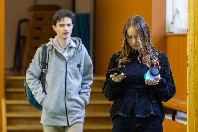 Nekonečný seriál Ulice sleduje dramatické osudy několika rodin žijících v sousedství
