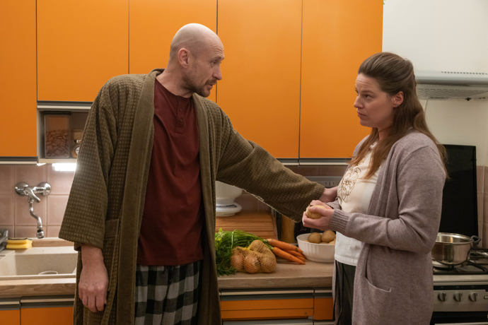 Nekonečný seriál Ulice sleduje dramatické osudy několika rodin žijících v sousedství
