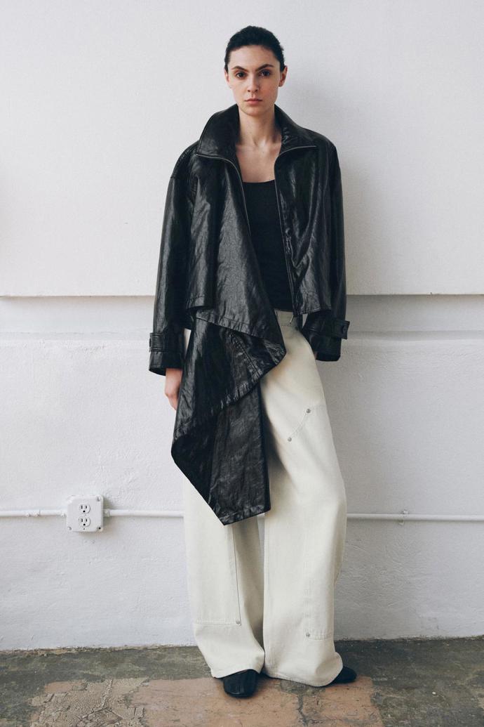 Asymetrická bunda, Zara, 1199 Kč
Asymetrická bunda, Zara, 1199 Kč