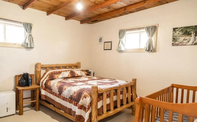 Jednou z nich je i takzvaný „basement home“ v americkém státě Wyoming, konkrétně v městečku Cokeville. 
