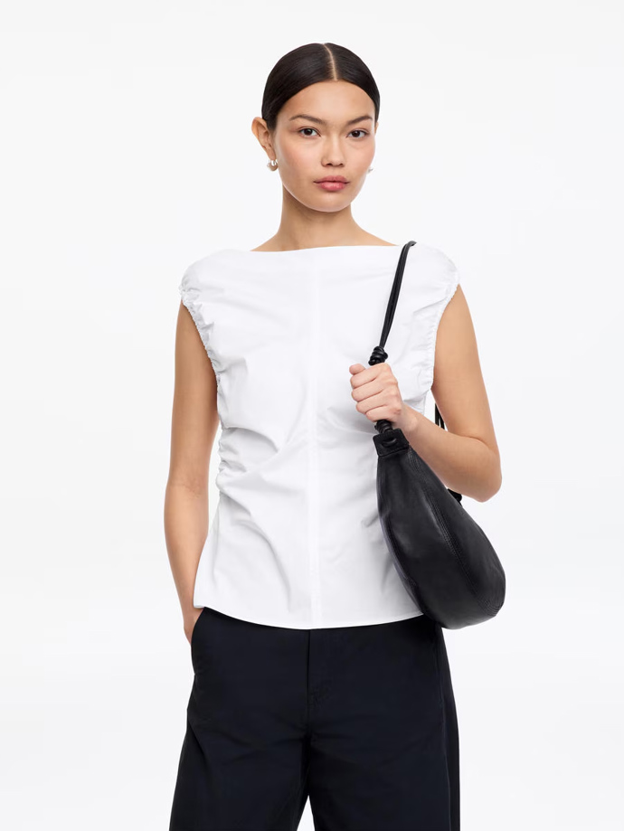 Bílý top, ARKET, 1750 Kč
Bílý top, ARKET, 1750 Kč