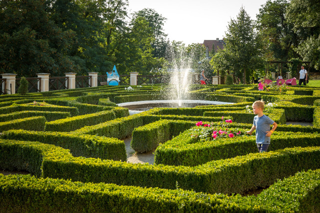 Velikonoce v zámku a podzámčí: Prohlídka jarně vyzdobených interiérů zámku Loučeň i výroba skleněných kraslic