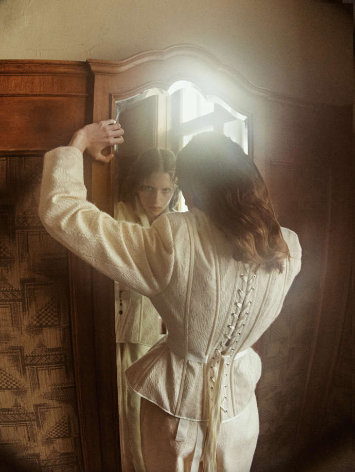 Mezi finalisty v kategorii Módní designér/ka roku byla také návrhářka Hana Valtová se svojí kolekcí The dress diary.
