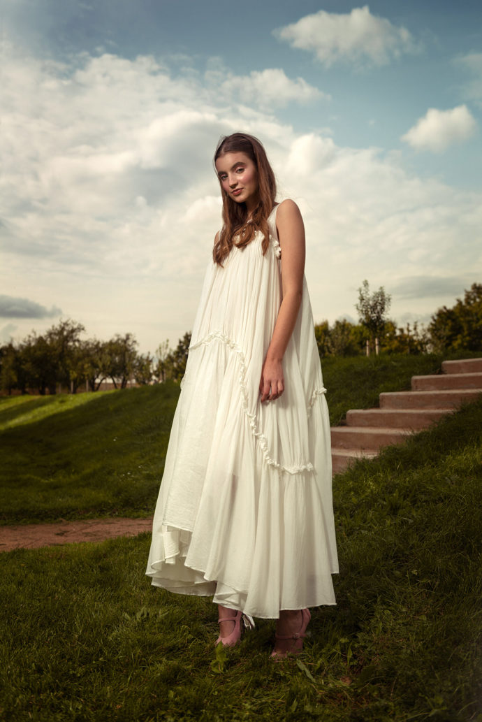 Šaty Kiyo, Naniche by Natalie Dufková, od 23 000 Kč
