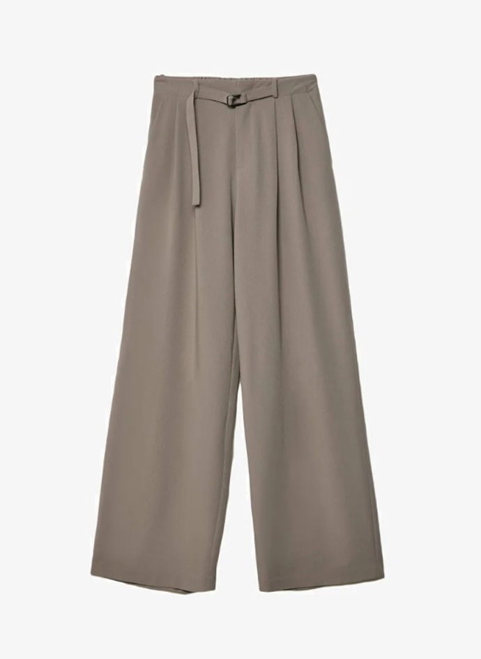 Široké kalhoty, Stradivarius, 699 Kč
