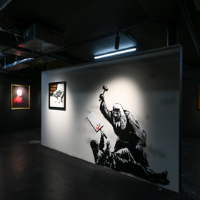 Banksy Limitless Exhibition v Londýně

