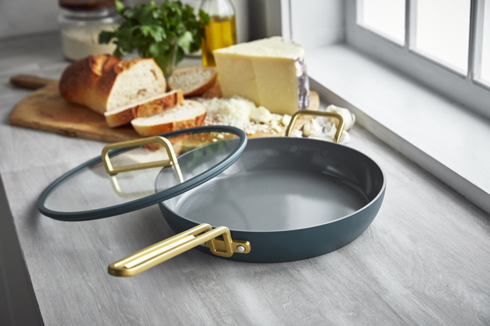 Greenpan, Nepřilnavá keramická pánev s poklicí, Stanley Tucci, Ø 30 cm, tmavě zelená, Potten & Pannen - Staněk, 5 250 Kč
