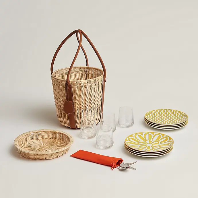Piknikový koš Park Soleil d'Hermès, 369 Kč
Piknikový koš Park Soleil d'Hermès, 369 Kč