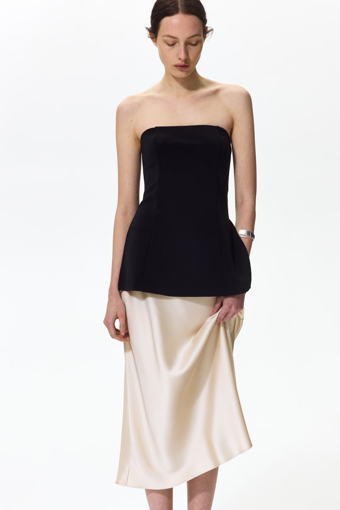 Midi sukně, H&M, 569 Kč
Midi sukně, H&M, 569 Kč