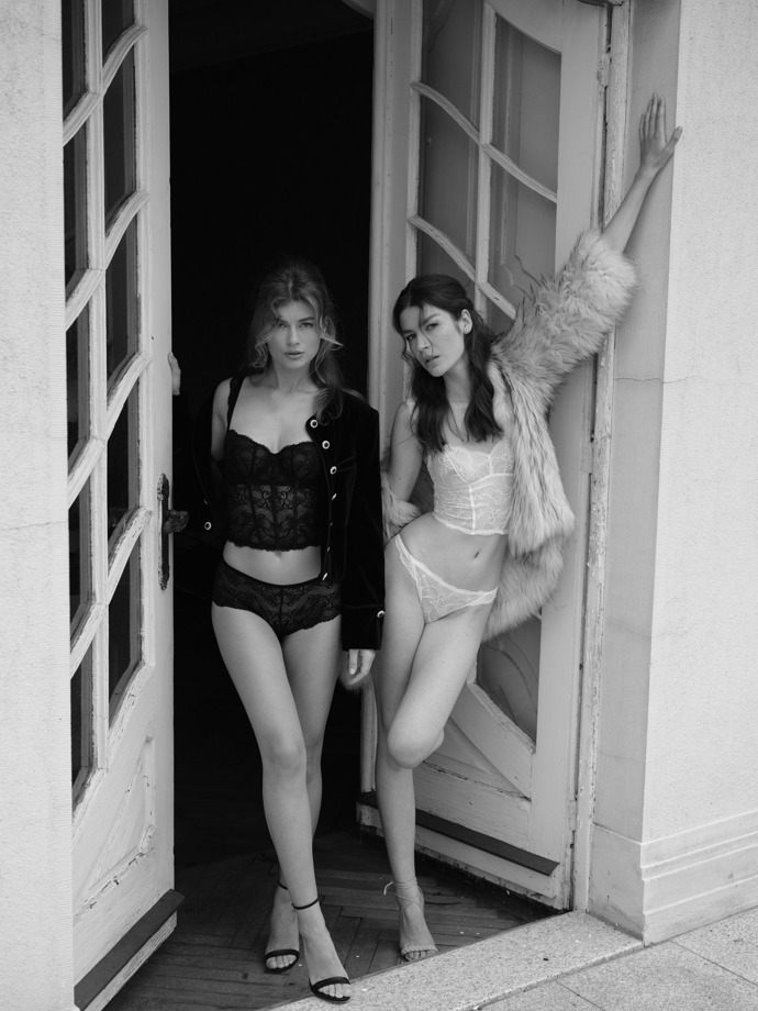Korzetová podprsenka Braelle Intimates, 6 250 Kč
