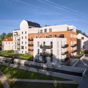 Z původního brownfieldu vzniklo moderní bydlení s respektem k historii místa a zároveň přináší současnou architekturu, veřejný prostor i komunitní život.
Z původního brownfieldu vzniklo moderní bydlení s respektem k historii místa a zároveň přináší současnou architekturu, veřejný prostor i komunitní život.