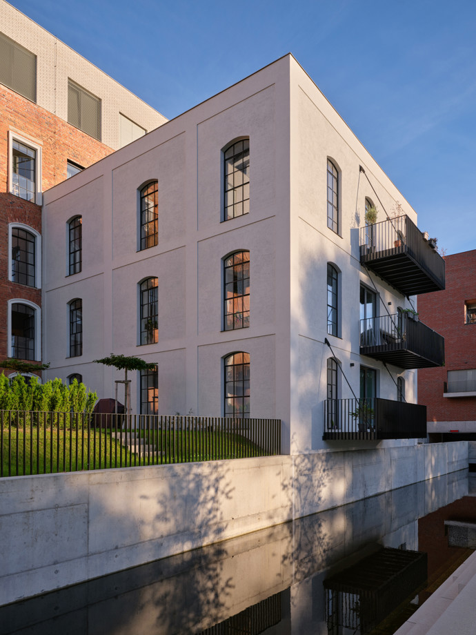 Když architekti poprvé vstoupili do areálu bývalého mlýna v roce 2019, bylo zřejmé, že stojí na místě s mimořádně silným příběhem.
