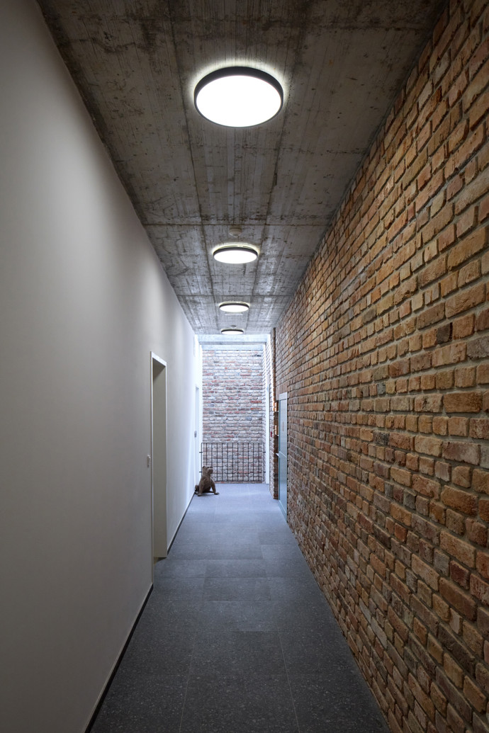 Celý projekt stojí na principu reuse, tedy maximálního využití původních staveb. 

