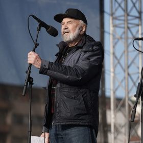 Zdeněk se veřejně vyjadřuje k politické situaci v naší zemi
