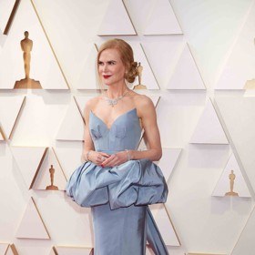 Éteričnost Nicole Kidman podpořily nebeské šaty
