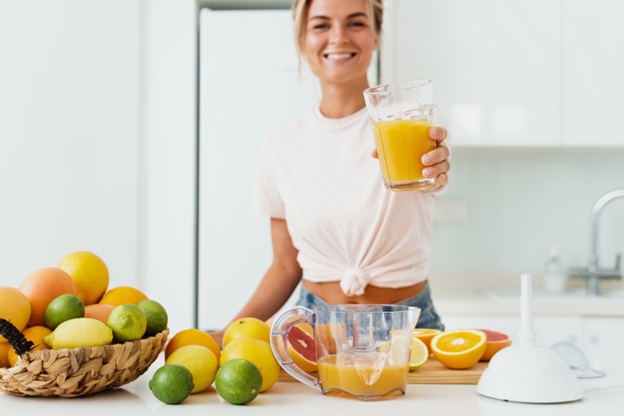 Citrusy jsou velmi osvěžující a po ránu tělo krásně nebudí. Začněte den sklenkou čisté vody s citrusovou šťávou nebo grapefruitem.
Citrusy jsou velmi osvěžující a po ránu tělo krásně nebudí. Začněte den sklenkou čisté vody s citrusovou šťávou nebo grapefruitem.