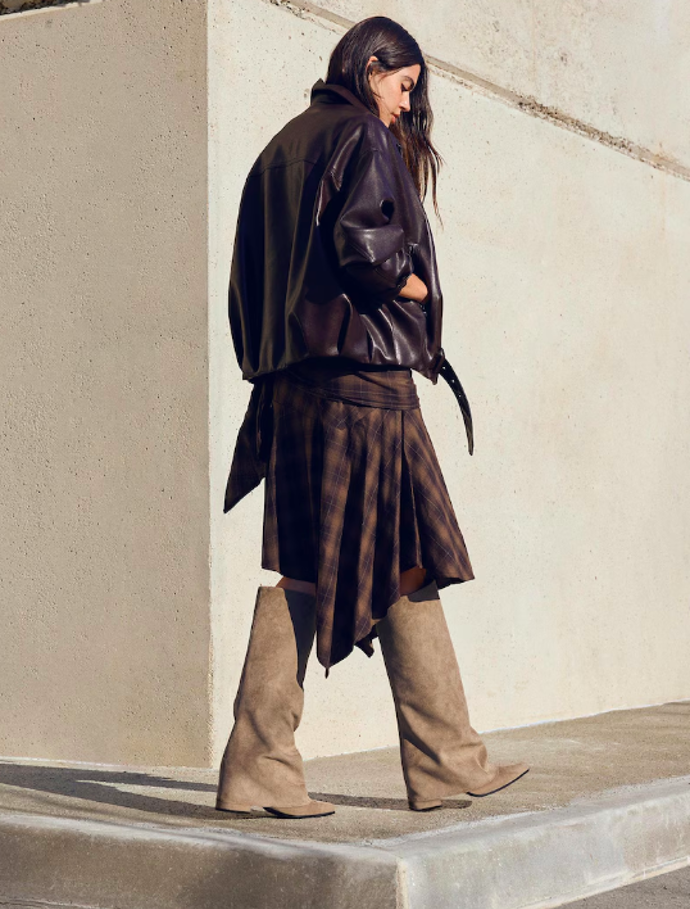 Bershka 2129 Kč
