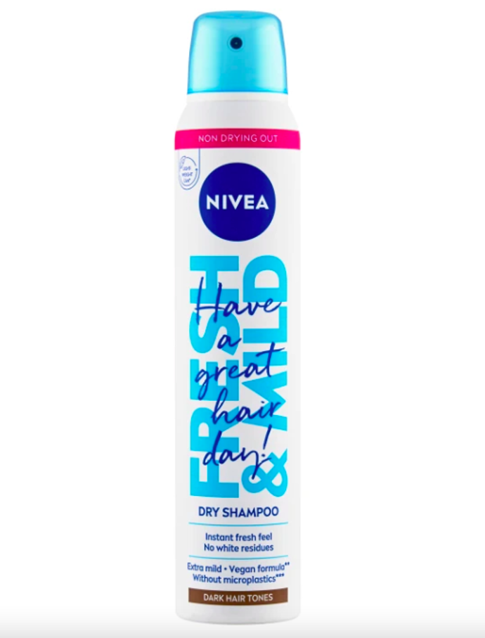 Suchý šampon pro tmavší odstín vlasů Nivea, 140 Kč (200 ml), prodává teta drogerie

