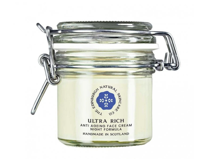 Ultravýživný krém proti stárnutí se včelím voskem, bambuckým máslem, kokosovým olejem a esenciálními oleji The Edinburgh Skincare, 790 Kč (100 ml), prodává Whiteorchid.cz

 
