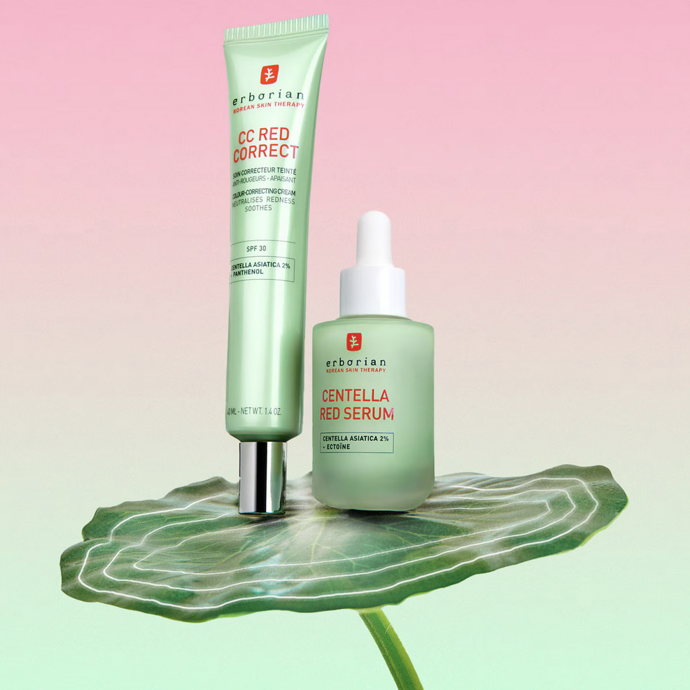 Koncentrované sérum Erborian Centella Red Serum, které snižuje velikost a intenzitu zarudnutí během 24 hodin, hydratuje a zklidňuje citlivou pleť. 550 Kč
