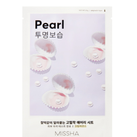 Plátýnková maska s rozjasňujícím a hydratačním účinkem Missha Airy Fit Sheet Mask Pearl obsahuje extrakt z perel pro rozjasnění pleti. Díky lehké celulózové textilii dokonale přilne k pleti a zajišťuje efektivní vstřebání účinných látek. 44 Kč
