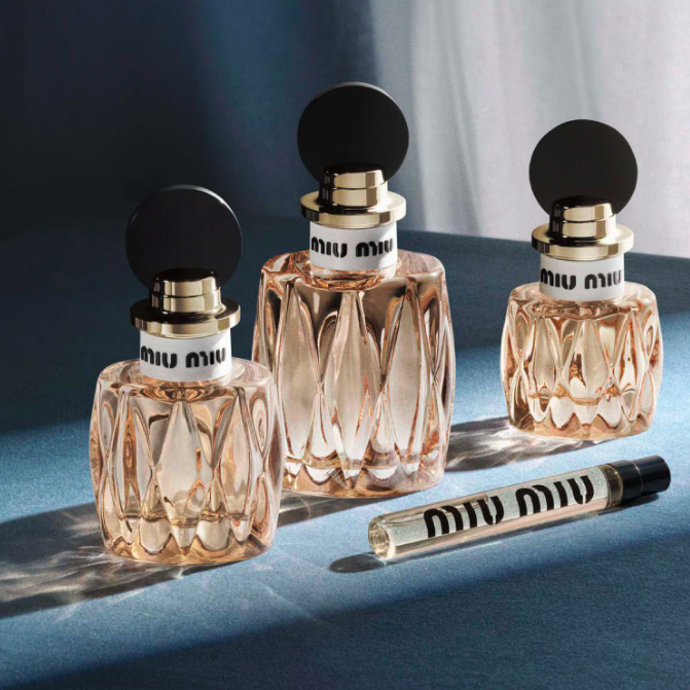 Parfemovaná voda Miutine, Miu Miu, 1 699Kč (30 ml), prodává Douglas
Parfemovaná voda Miutine, Miu Miu, 1 699Kč (30 ml), prodává Douglas