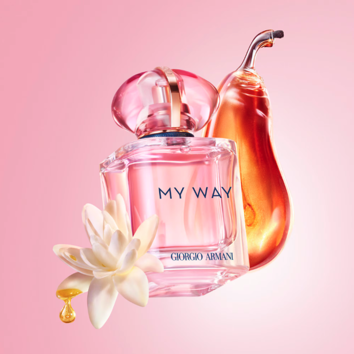 Parfemovaná voda Armani My Way Nectar, 2 465 Kč (30 ml), prodává Marionnaud
Parfemovaná voda Armani My Way Nectar, 2 465 Kč (30 ml), prodává Marionnaud