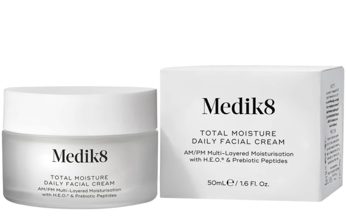 Hydratační krém pro podporu kožní bariéry Total Moisture, Medik8, 1 360 Kč (50 ml)
