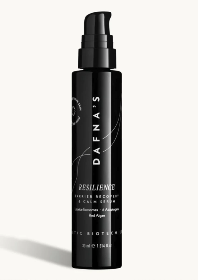 Zklidňující sérum pro obnovu kožní bariéry Dafna, 2 150 Kč (30 ml), prodává Líčírna Organics
