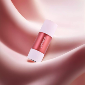 Tekutá tvářenka s jemným třpytem Soft Embrace, Catrice, 139 Kč, odstín Rosy Glow
