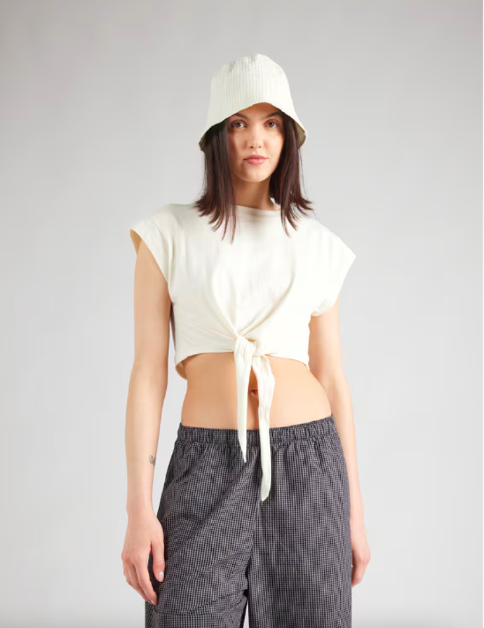 Champion Authentic Athletic Apparel 549 Kč
Champion Authentic Athletic Apparel 549 Kč
