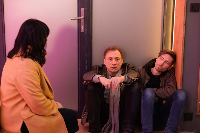 Nekonečný seriál Ulice sleduje dramatické osudy několika rodin žijících v sousedství
