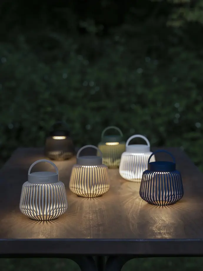 Přenosná exteriérová stolní LED lampa Lito, blomus, 989 Kč
