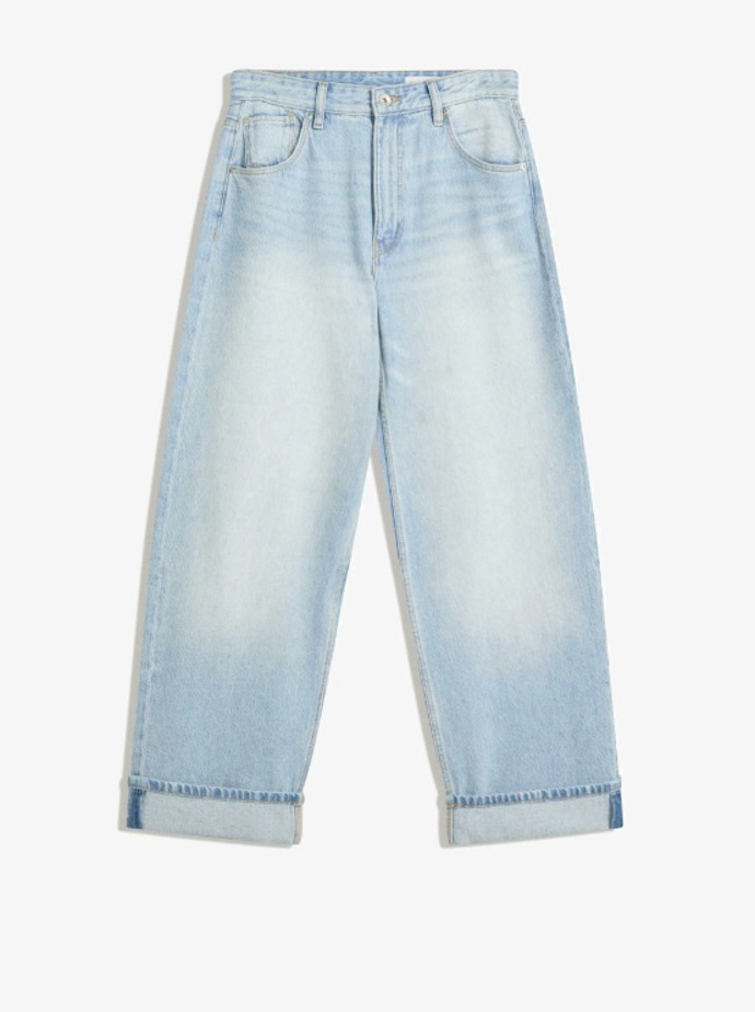 Volné džíny, Bershka, 849 Kč

