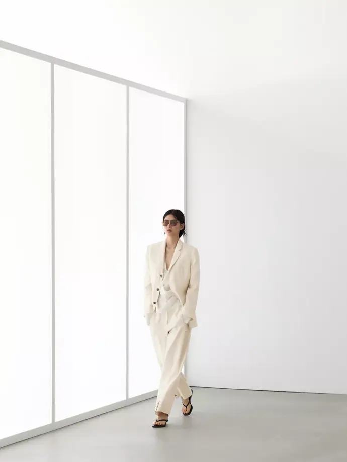 Lněné dámské sako Massimo Dutti, 4599 Kč
Lněné dámské sako Massimo Dutti, 4599 Kč