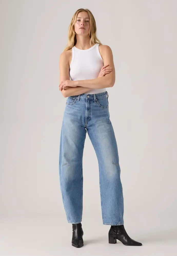 Středně modré barrel jeans Levis, Zalando, 1 920 Kč
