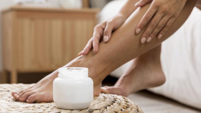 Pokud peeling používáte cíleně a s respektem k pleti
Nejde o frekvenci, ale o vnímání potřeb pleti. Když reaguje dobře, má exfoliace své místo.
