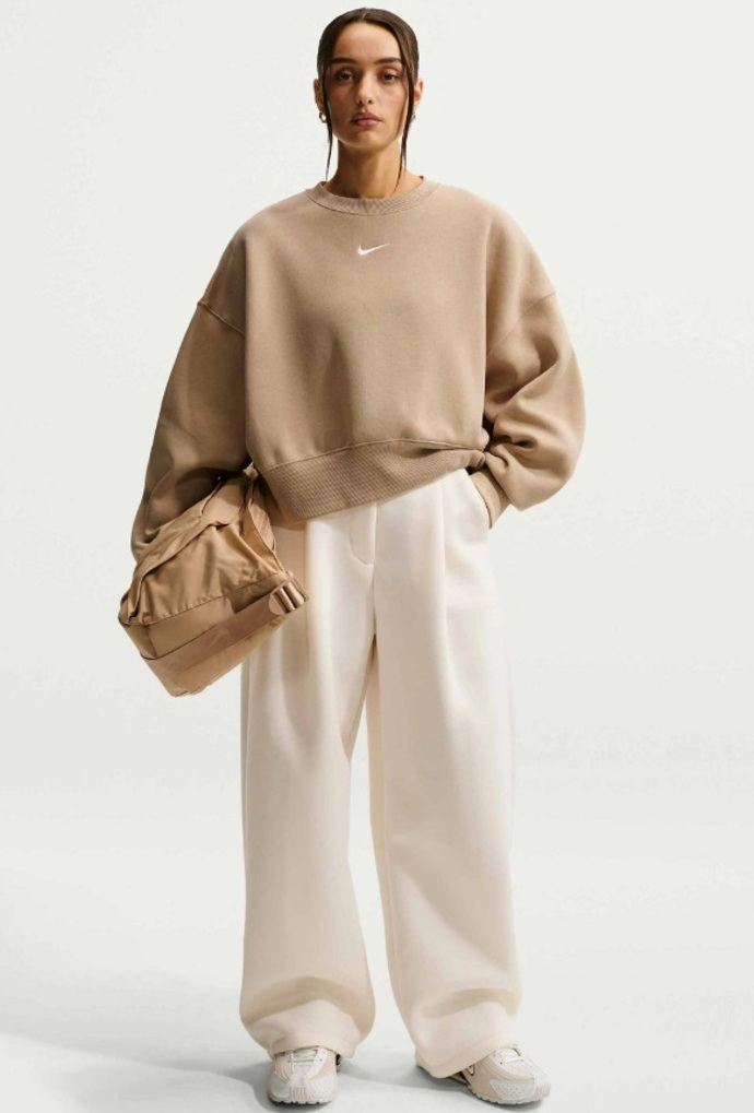 Oversized mikina, Nike Sportswear, 1 420 Kč
