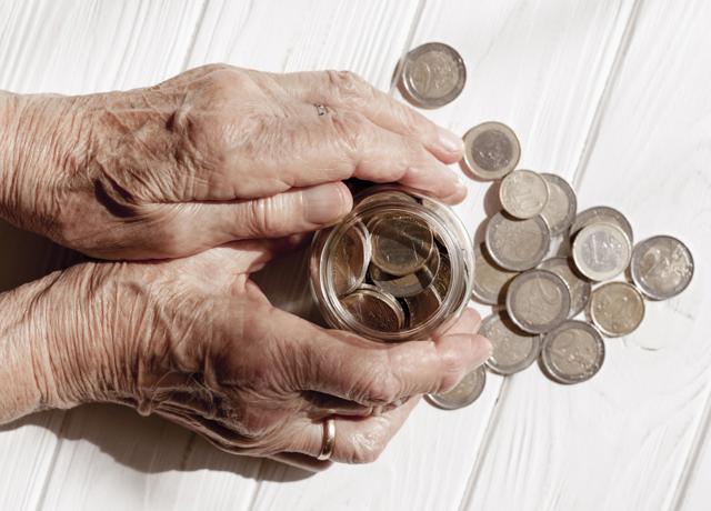 ruce, peníze, problémy, finanční potíže