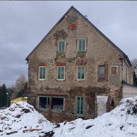 Po rekonstrukci se stará hospodářská budova změnila k nepoznání.
