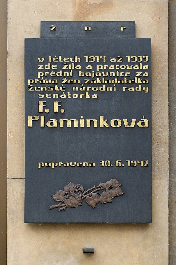 Františka Plamínková se postupně prosadila i na mezinárodní scéně a vystoupila ve Společnosti národů. Tím dokázala, že české ženy mají co říct i za hranicemi.
Františka Plamínková se postupně prosadila i na mezinárodní scéně a vystoupila ve Společnosti národů. Tím dokázala, že české ženy mají co říct i za hranicemi.