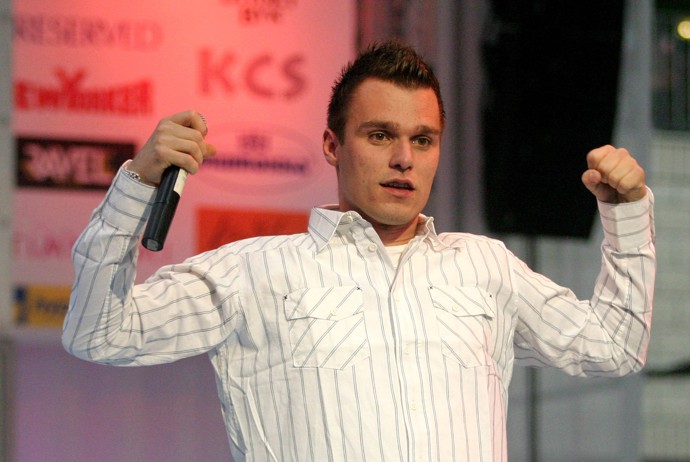 Košilky a nagelovaný sestřih. Toto se nosilo na začátku milénia
