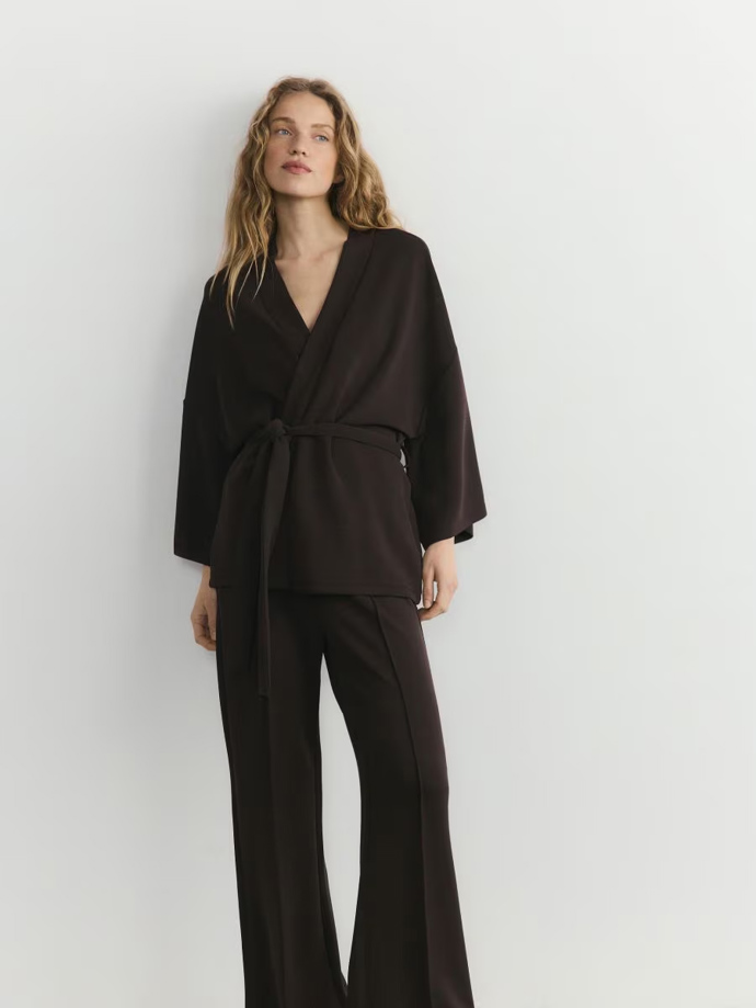 Kimono z modalu, 859 Kč; kalhoty z modalu, 699 Kč, Reserved
Kimono z modalu, 859 Kč; kalhoty z modalu, 699 Kč, Reserved