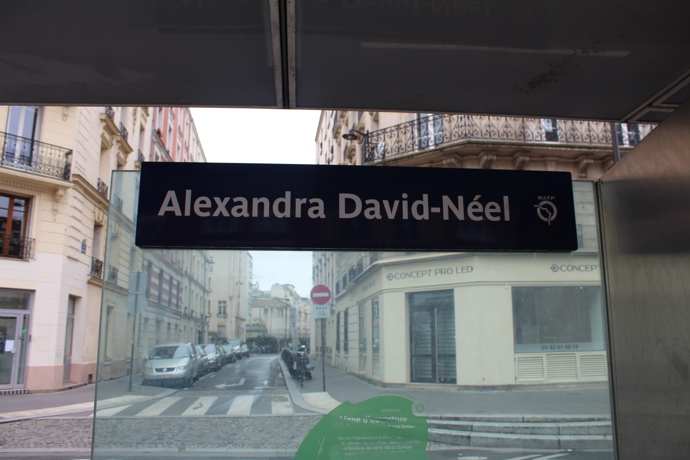 Po slavné cestovatelce je pojmenována i stanice tramvaje v Paříži
Po slavné cestovatelce je pojmenována i stanice tramvaje v Paříži