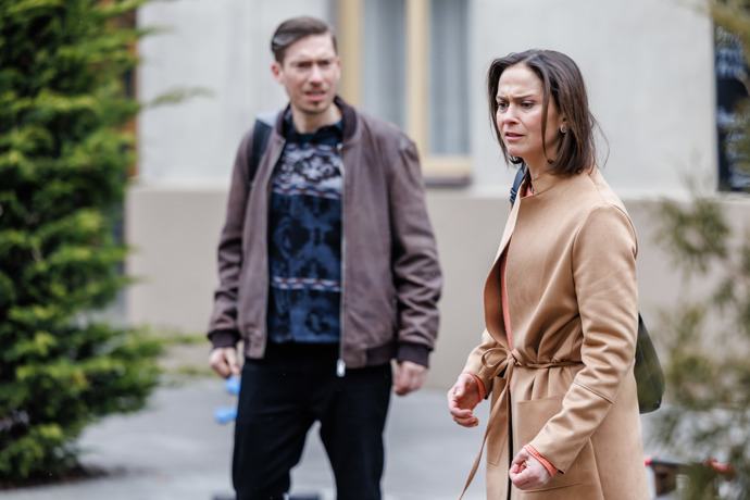 Nekonečný seriál Ulice sleduje dramatické osudy několika rodin žijících v sousedství
