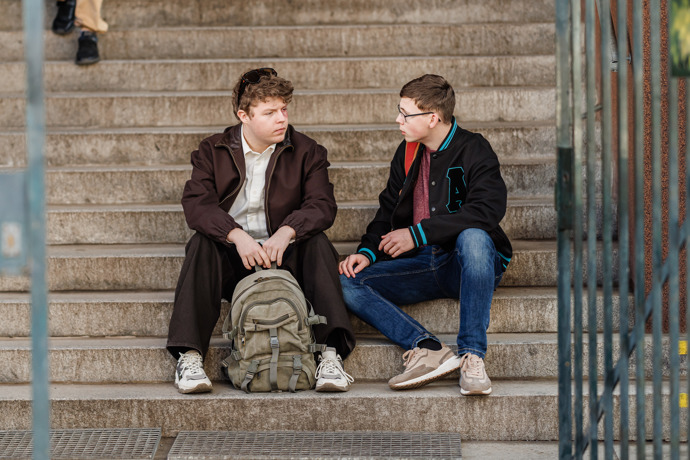 Nekonečný seriál Ulice sleduje dramatické osudy několika rodin žijících v sousedství
