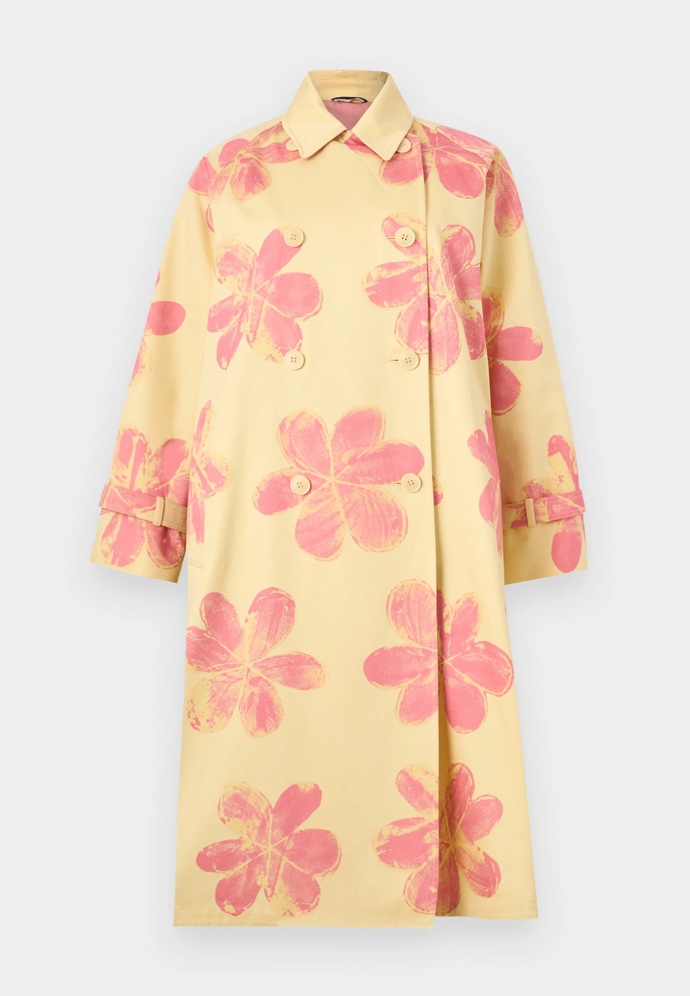 Weekend Max Mara, 29 300 Kč, zalando.cz
