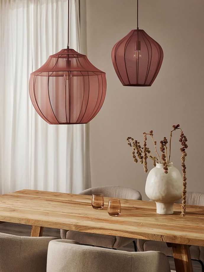 Závěsné svítidlo ze síťoviny Beau, 3 899 Kč, Westwing Collection
